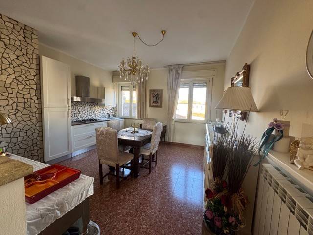 Appartamento a Pontedera in Via Vittorio Veneto, 180 - Foto 5