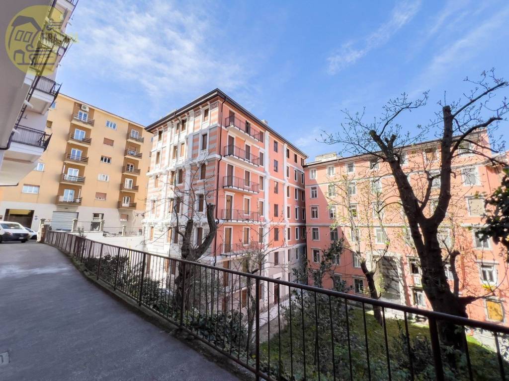Appartamento a Trieste in Via San Vito, 4 - Foto 2