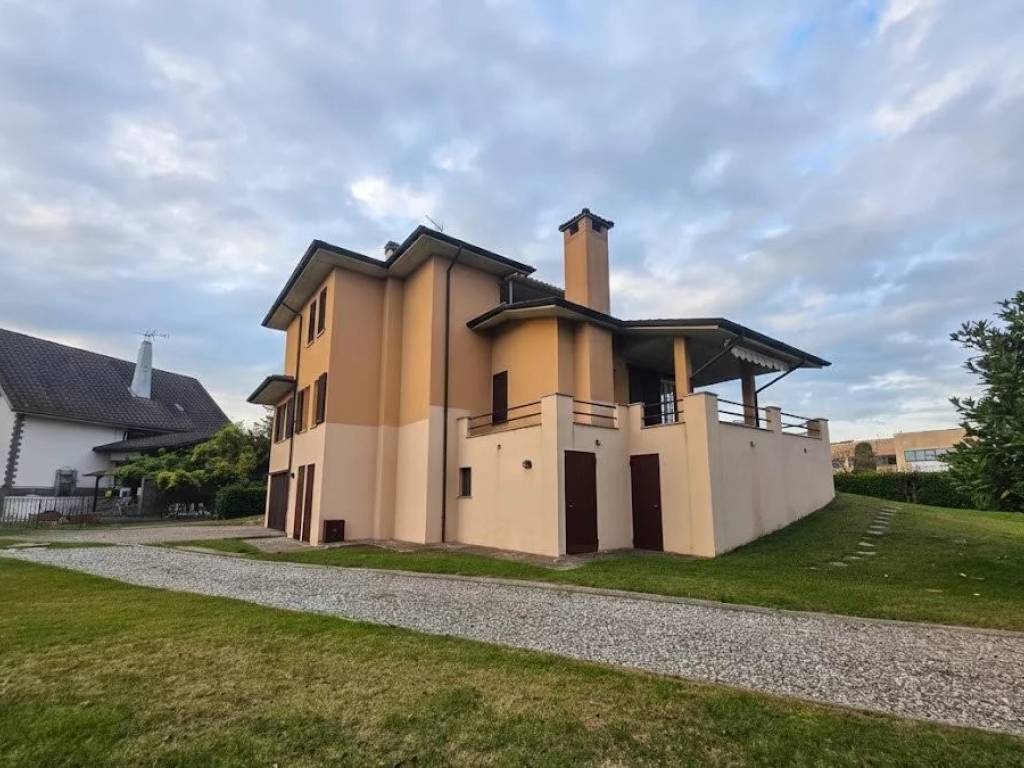 Villa a Cornegliano laudense in Strada Provinciale, 186 - Foto 2