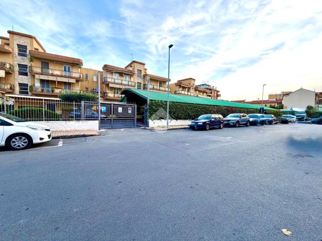 Box / garage a Albenga in Via Isonzo, 17 - Foto 2