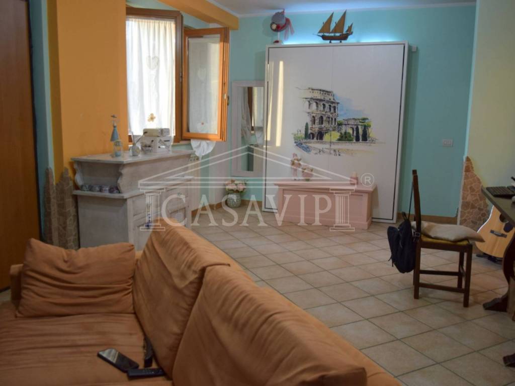 Appartamento a Guidonia montecelio in Via Caracalla - Foto 4