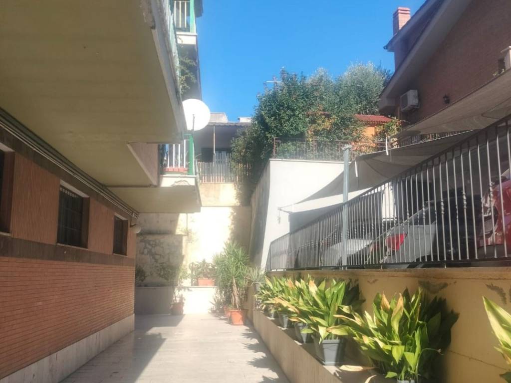 Appartamento a Guidonia montecelio in Via Nazionale Tiburtina, 6 - Foto 2