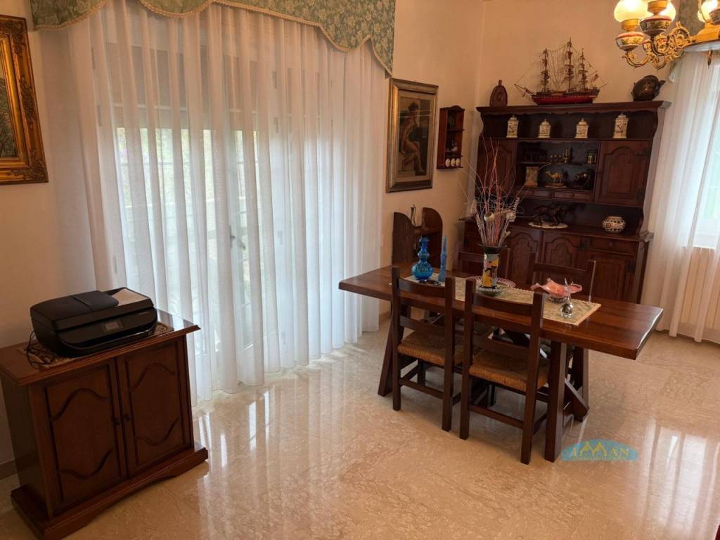 Appartamento a Ceglie messapica in Via Galante Menzella - Foto 3