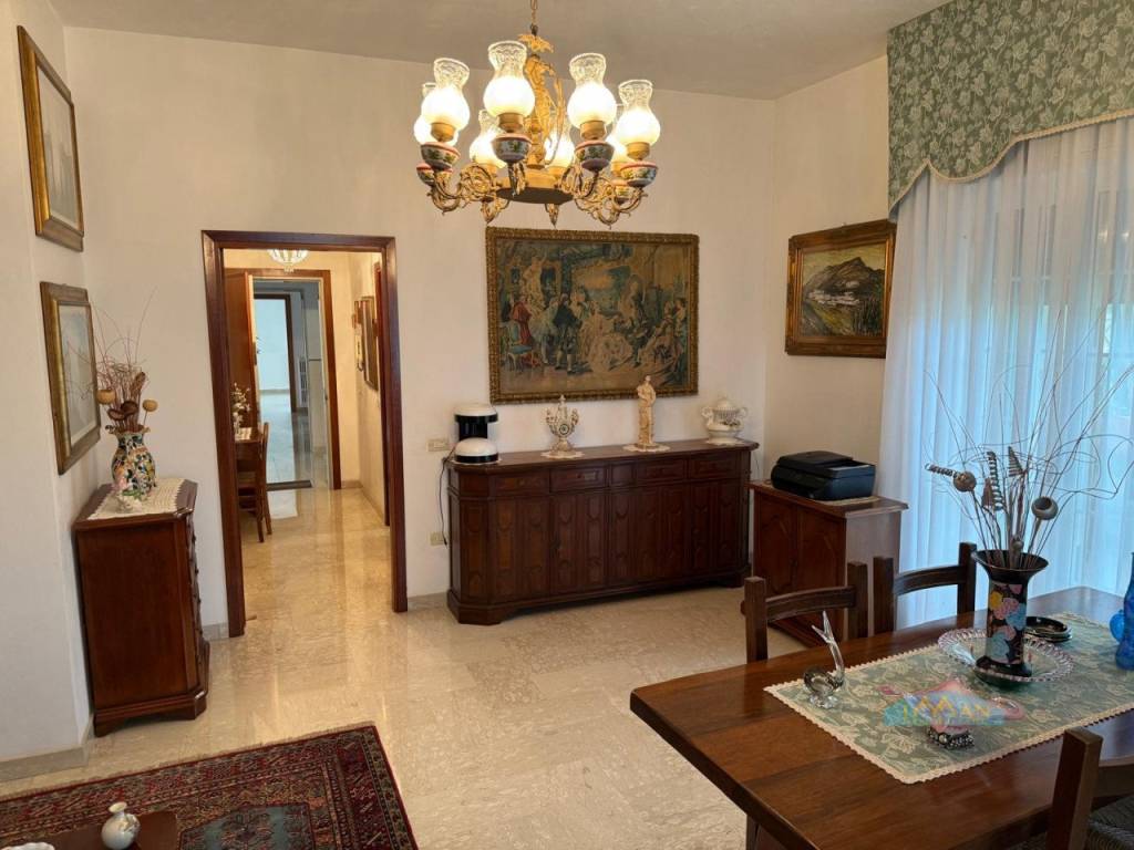 Appartamento a Ceglie messapica in Via Galante Menzella - Foto 4
