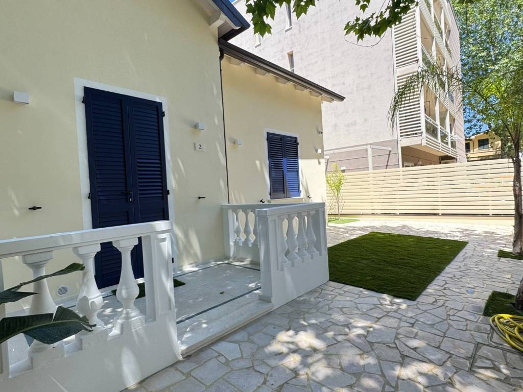 Villa a Riccione in Viale Decio Raggi, 2 - Foto 4
