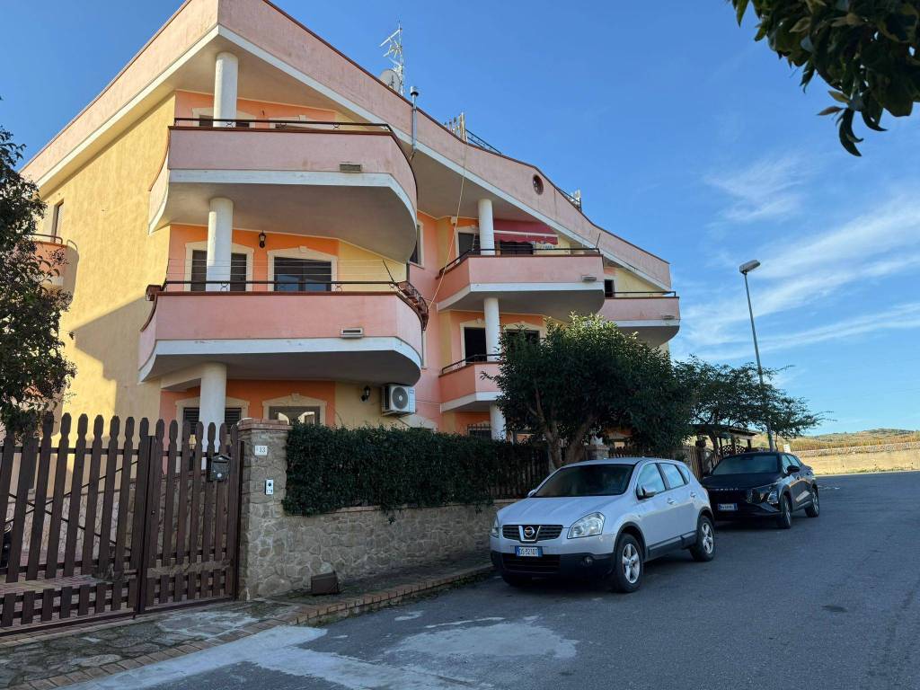 Appartamento a Strongoli in Viale Magna Grecia - Foto 4