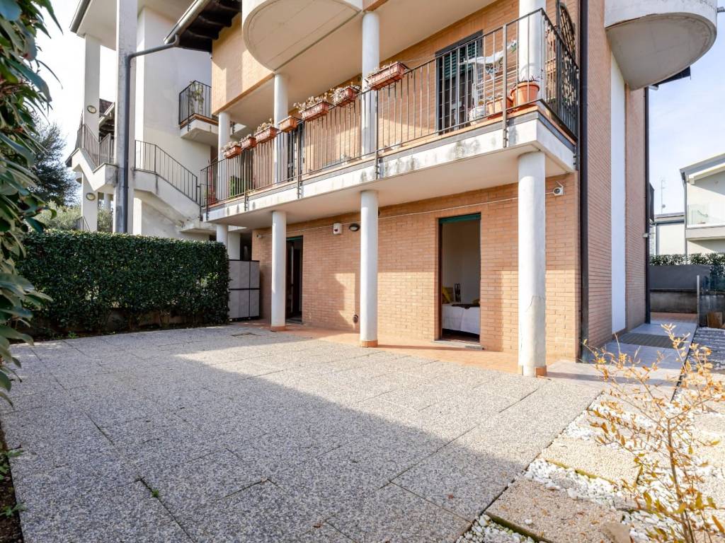 Appartamento a Carbonate in Via D.Chiesa, 29 - Foto 3