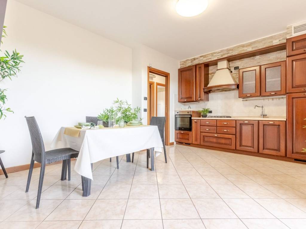 Appartamento a Carbonate in Via D.Chiesa, 29 - Foto 4