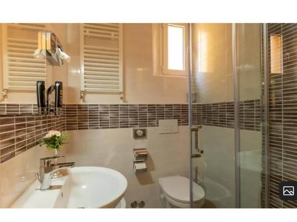 Palazzo / stabile a Rimini in Viale Siracusa, 70 - Foto 2