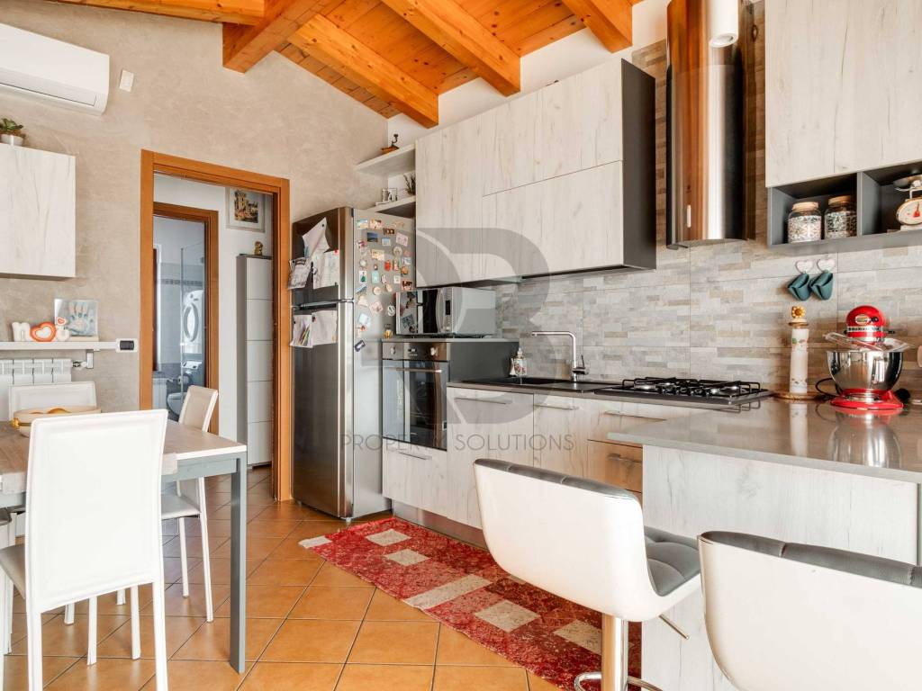 Attico / mansarda a Limido comasco in Via Eugenio Montale, 9 - Foto 4