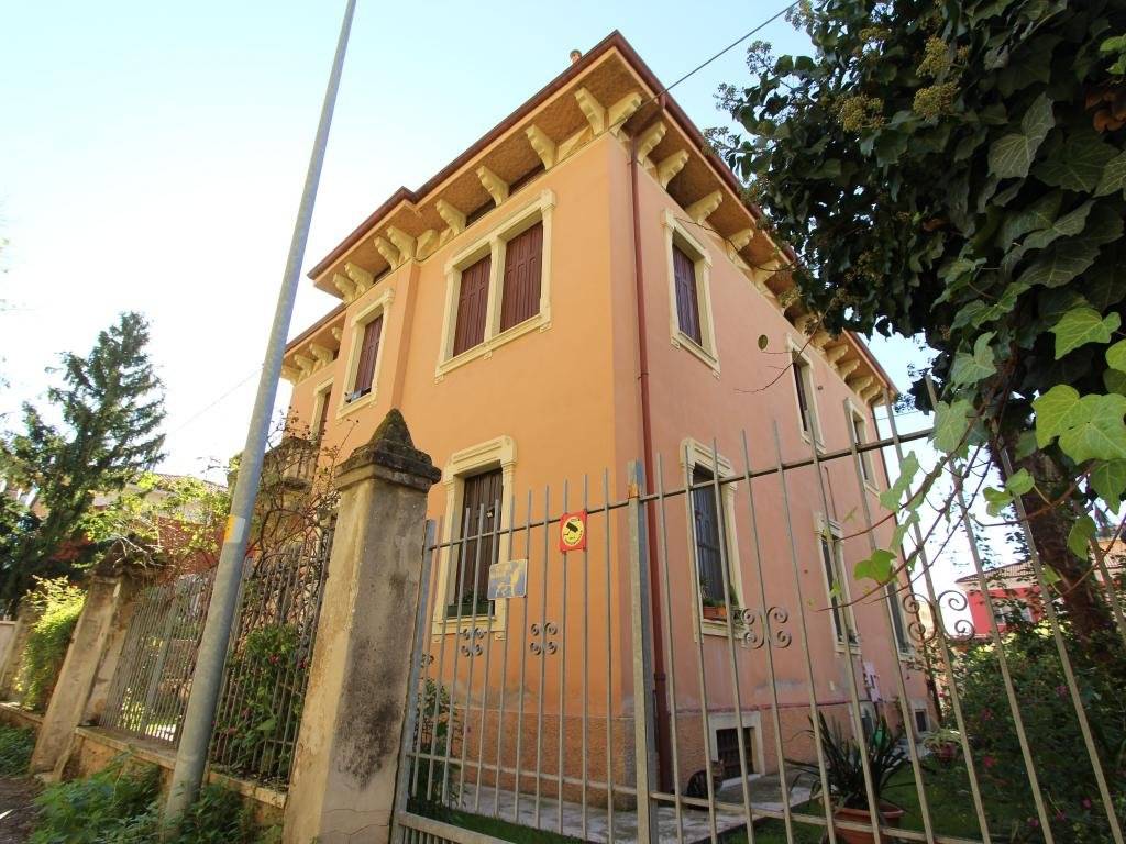 Appartamento a Verona in Via Albere, 36 - Foto 2