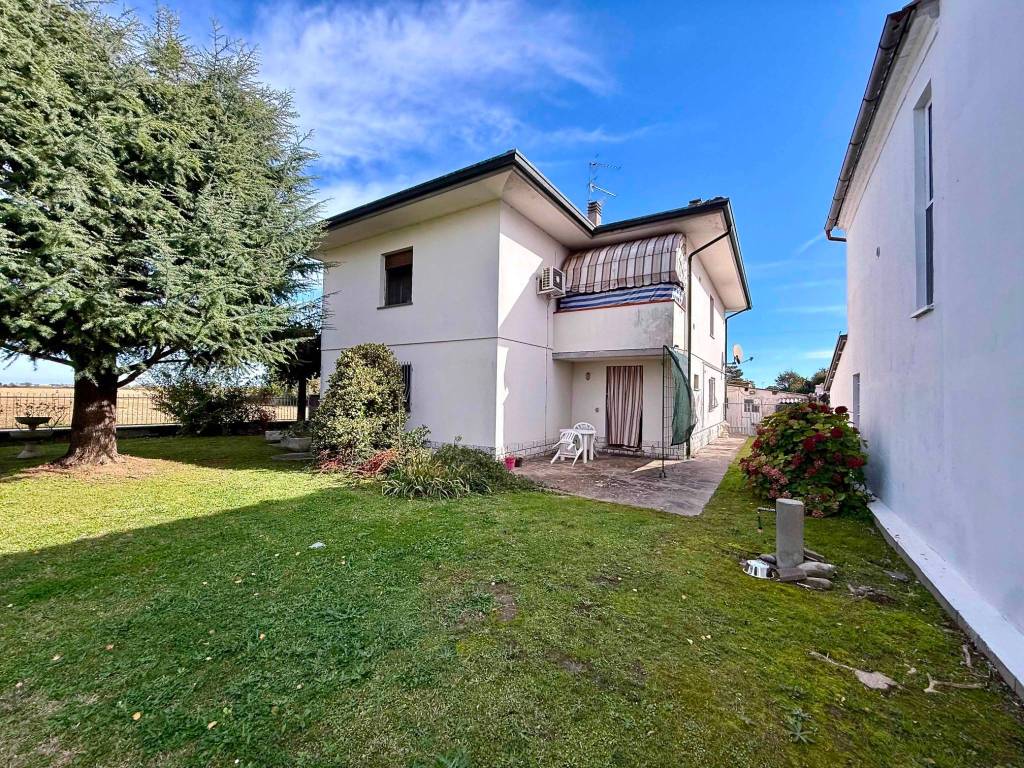 Villa a Alfonsine in Via Guerrina, 38 - Foto 3