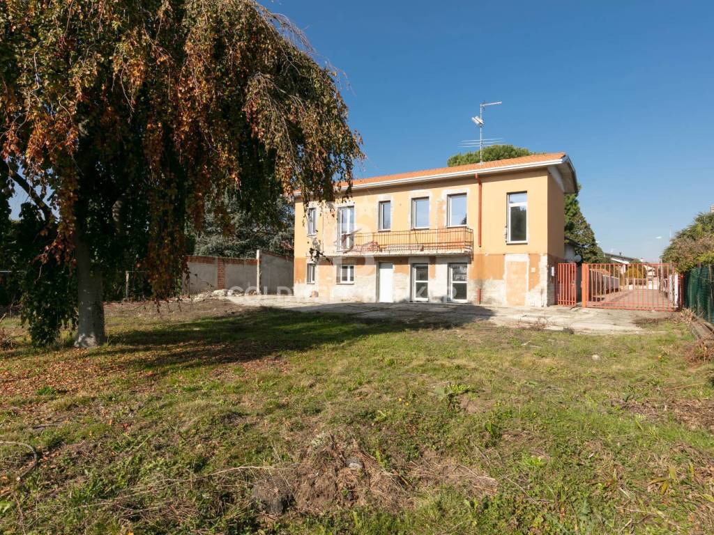 Villa a Olgiate olona in via Armando Diaz, 77 - Foto 2