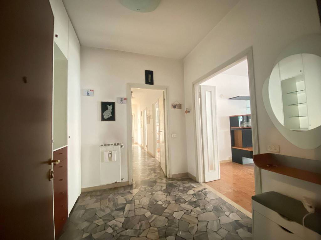 Appartamento a Varese in Via Ernesto Cairoli, 20 - Foto 2