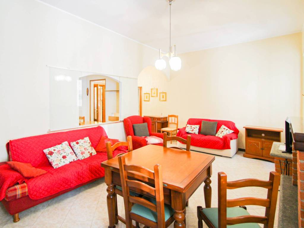 Appartamento a Venegono inferiore in Via Alessandro Manzoni, 21 - Foto 2