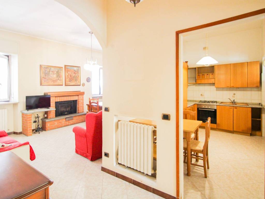 Appartamento a Venegono inferiore in Via Alessandro Manzoni, 21 - Foto 3