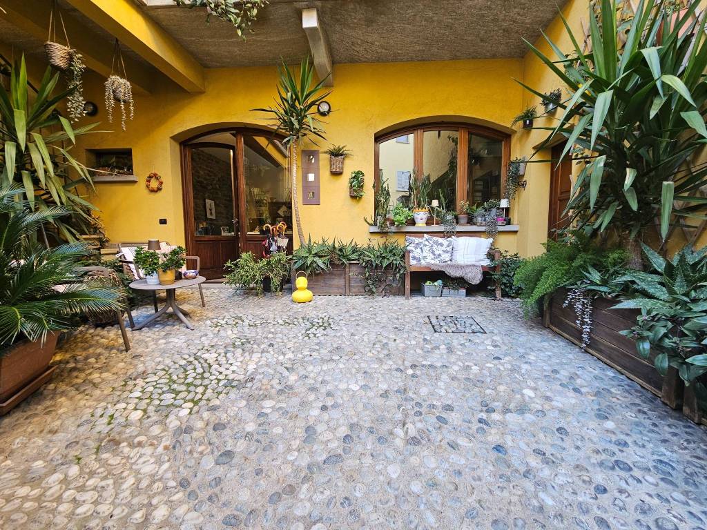 Casa indipendente a Oleggio in Via Roma - Foto 2