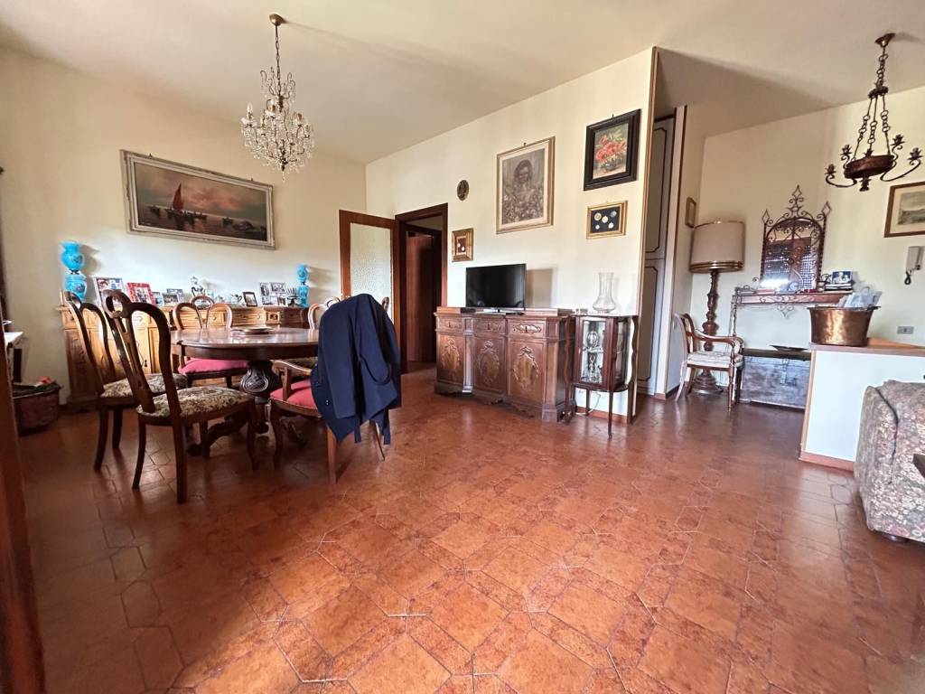 Appartamento a Scandicci in Via Ottorino Respighi - Foto 4