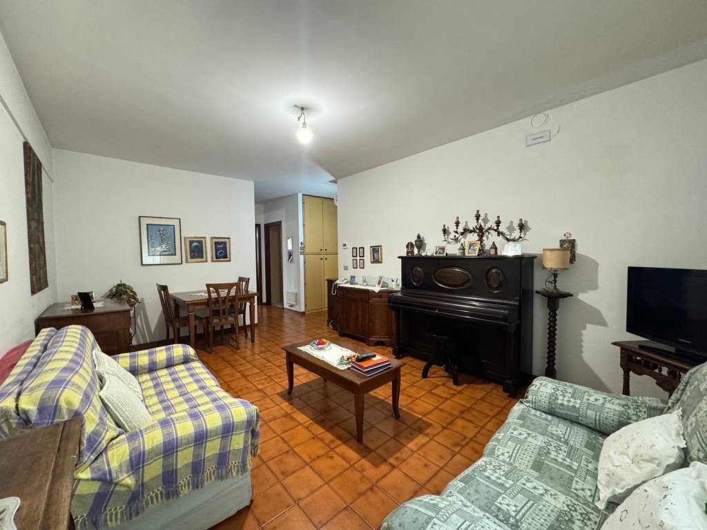 Appartamento a Ferrara in Via Mario Agni - Foto 3