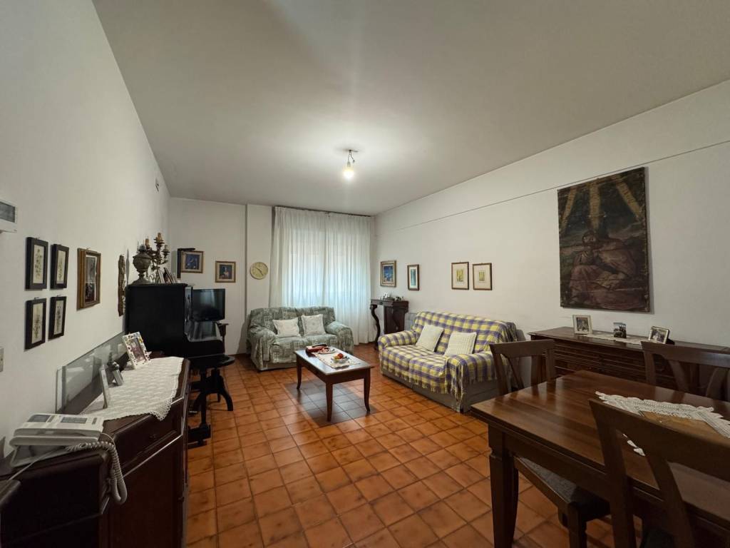 Appartamento a Ferrara in Via Mario Agni - Foto 4