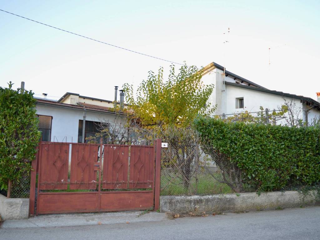 Villa a Thiene in Via Michelangelo, 46 - Foto 3