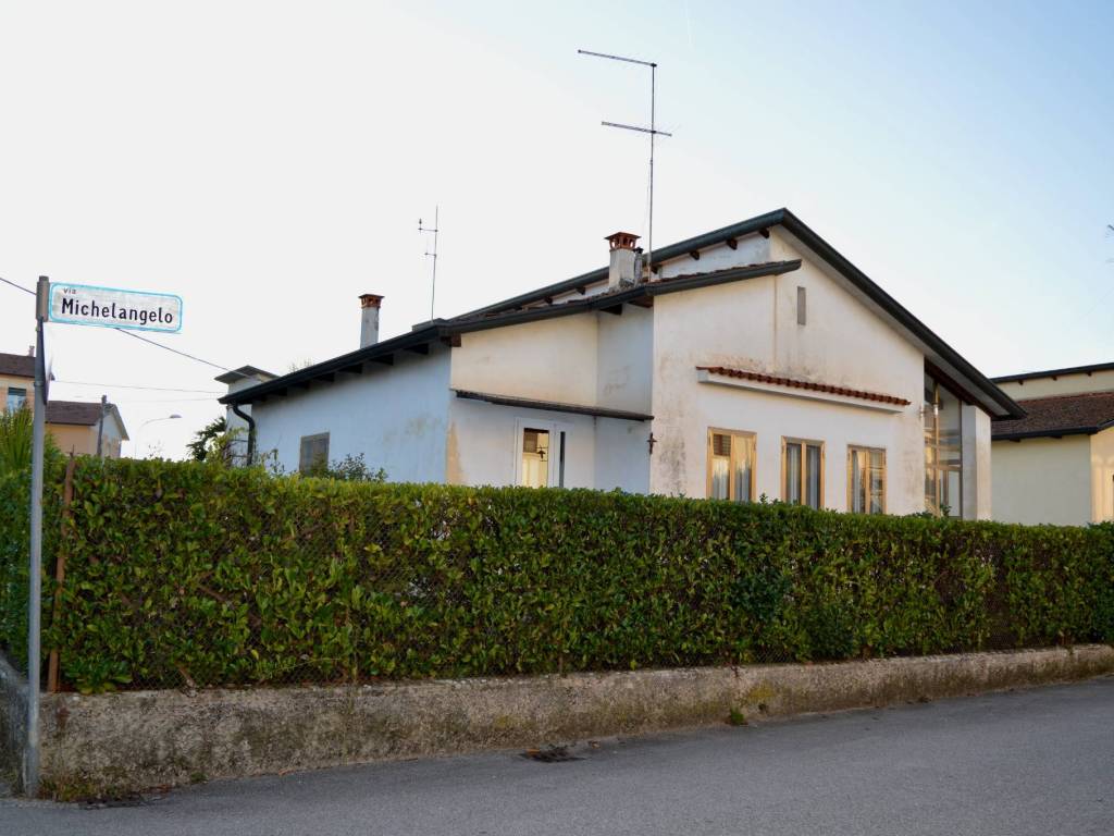 Villa a Thiene in Via Michelangelo, 46 - Foto 5