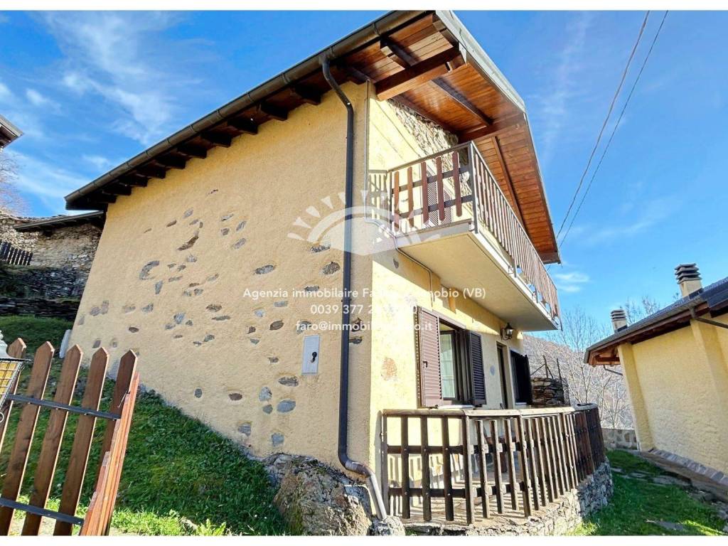 Rustico / casale a Aurano in Via Vittorio Veneto, 42 - Foto 2