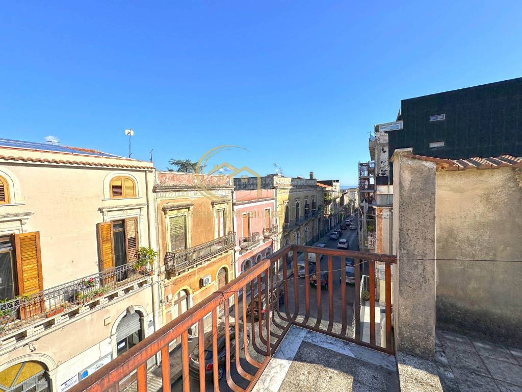 Casa indipendente a Giarre in Via Giuseppe Garibaldi - Foto 2
