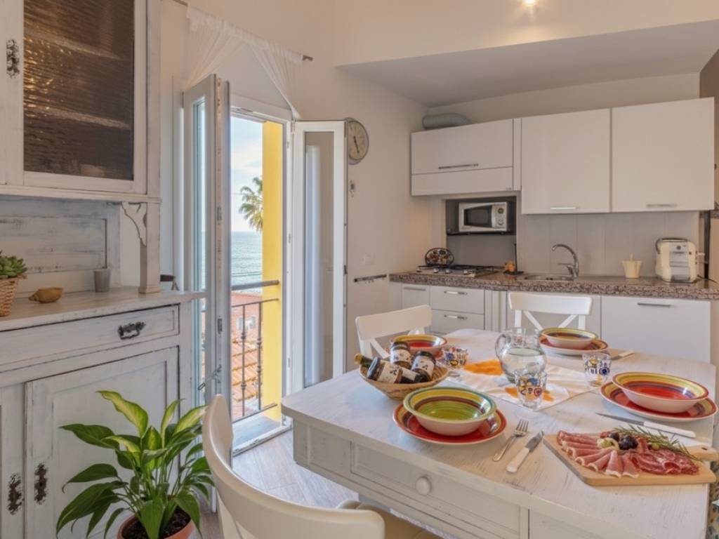 Appartamento a Imperia in Via Bartolomeo Bossi, 23 - Foto 2