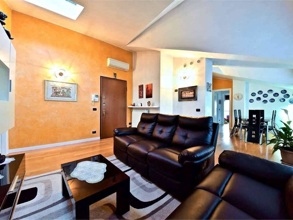 Appartamento a Uboldo in via Padre Celso Tognoni, 10/B - Foto 2