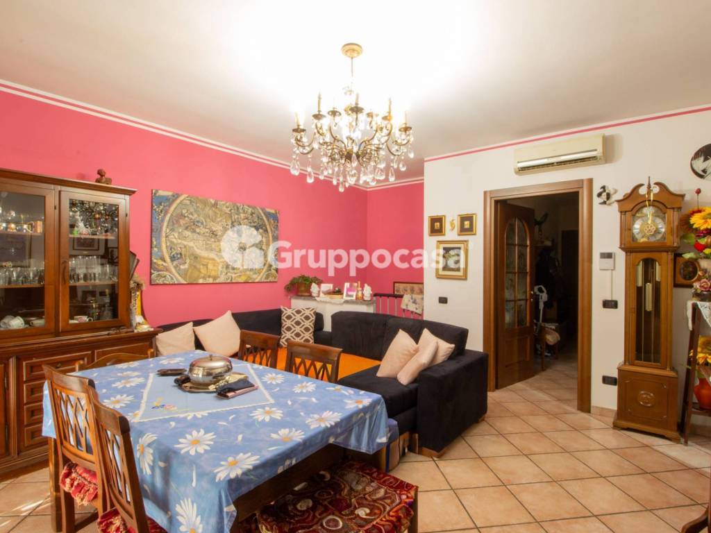 Appartamento a Robecco sul naviglio in Strada Per Magenta - Foto 4