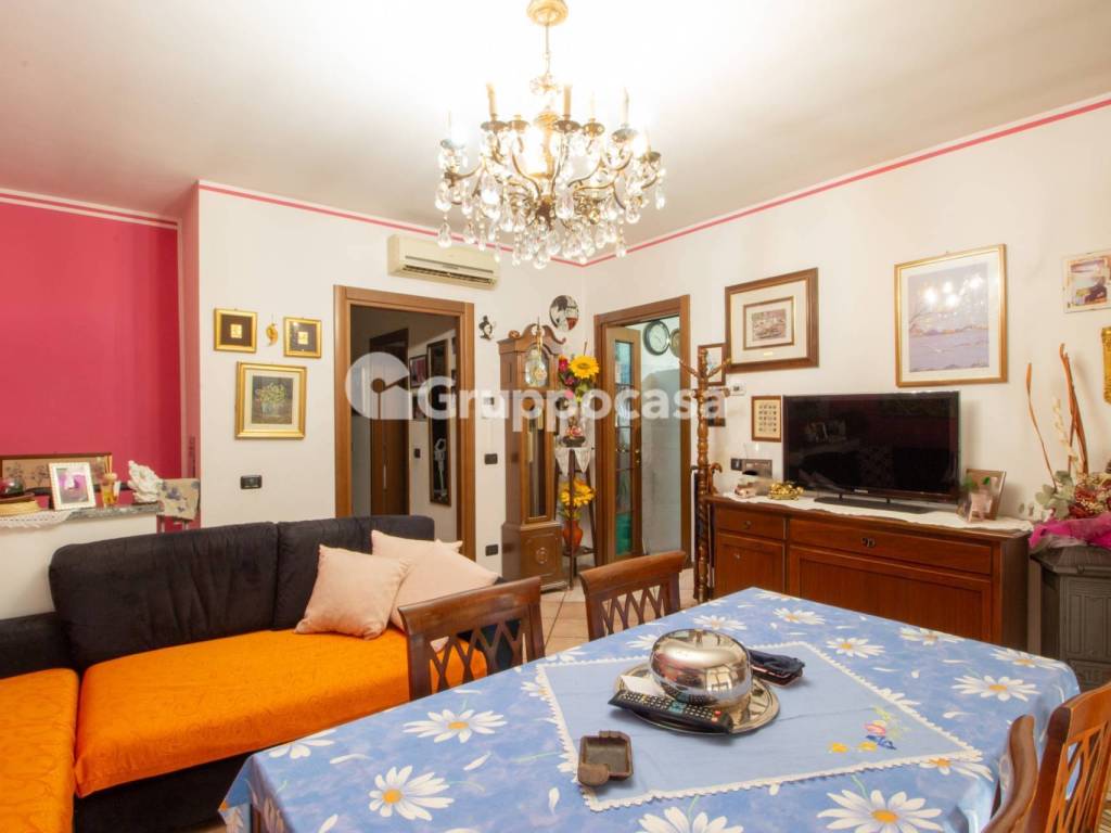 Appartamento a Robecco sul naviglio in Strada Per Magenta - Foto 5