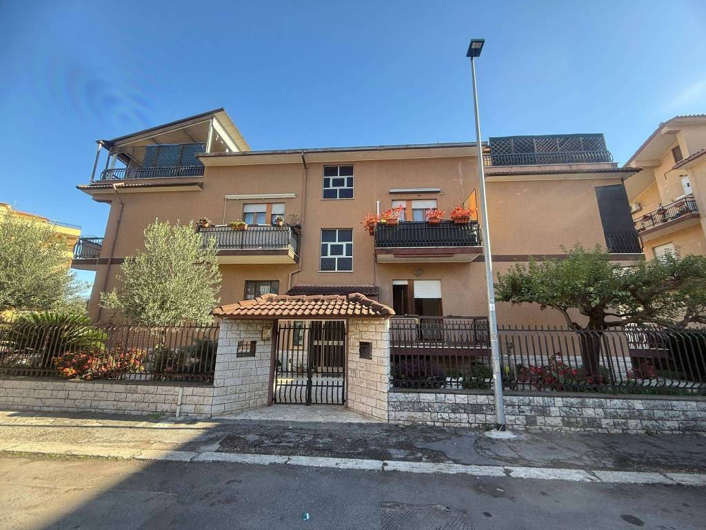 Appartamento a Aprilia in Via Leonardo da Vinci - Foto 2