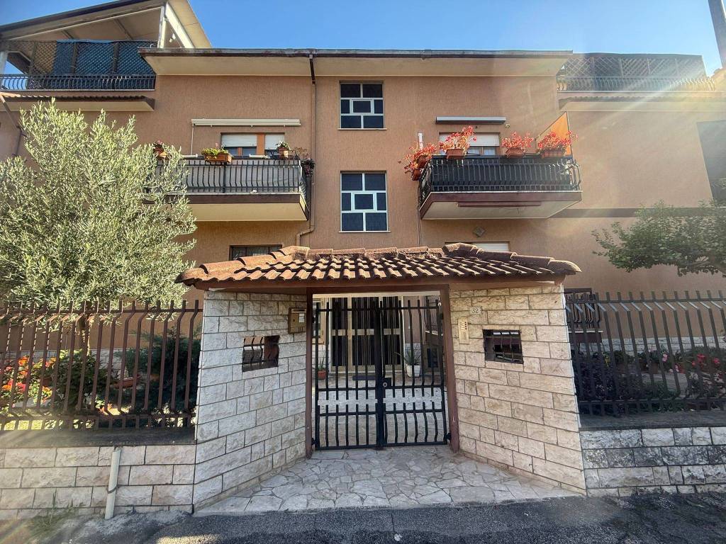Appartamento a Aprilia in Via Leonardo da Vinci - Foto 4