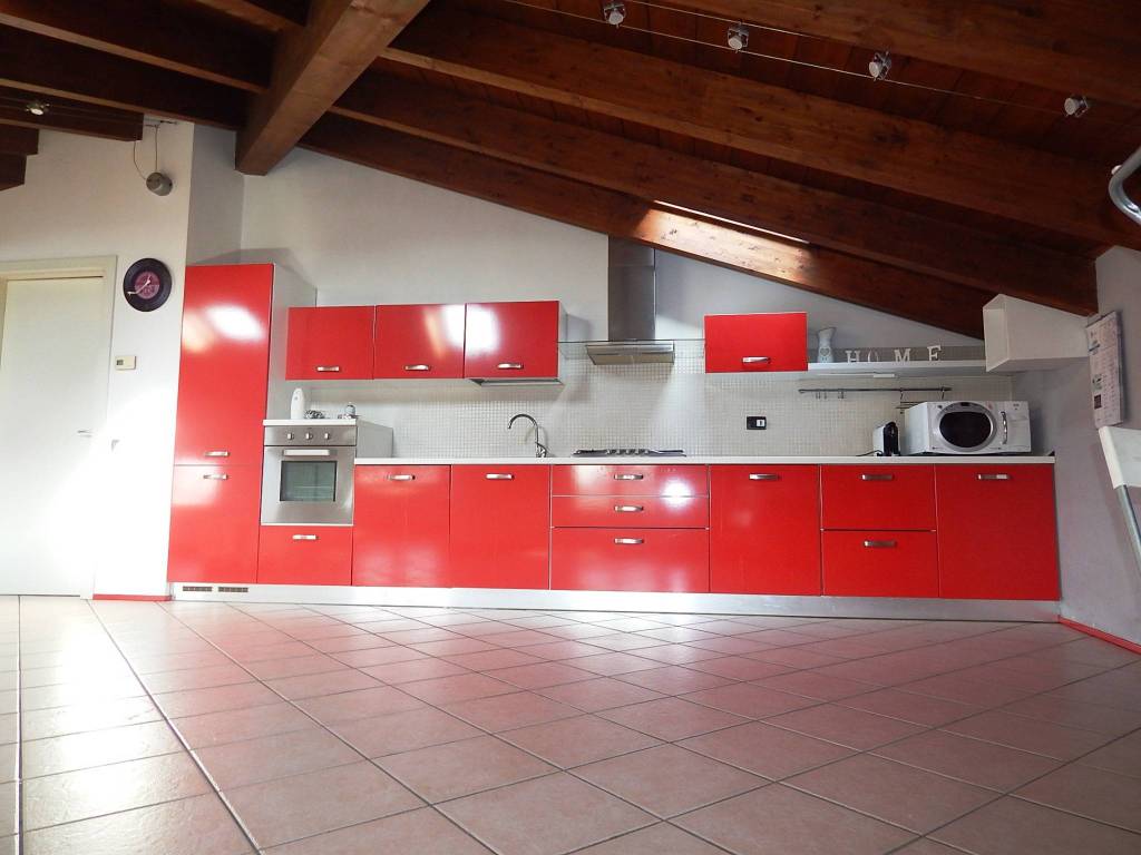 Appartamento a Cassago brianza in Via Vittorio Veneto, 11 - Foto 4