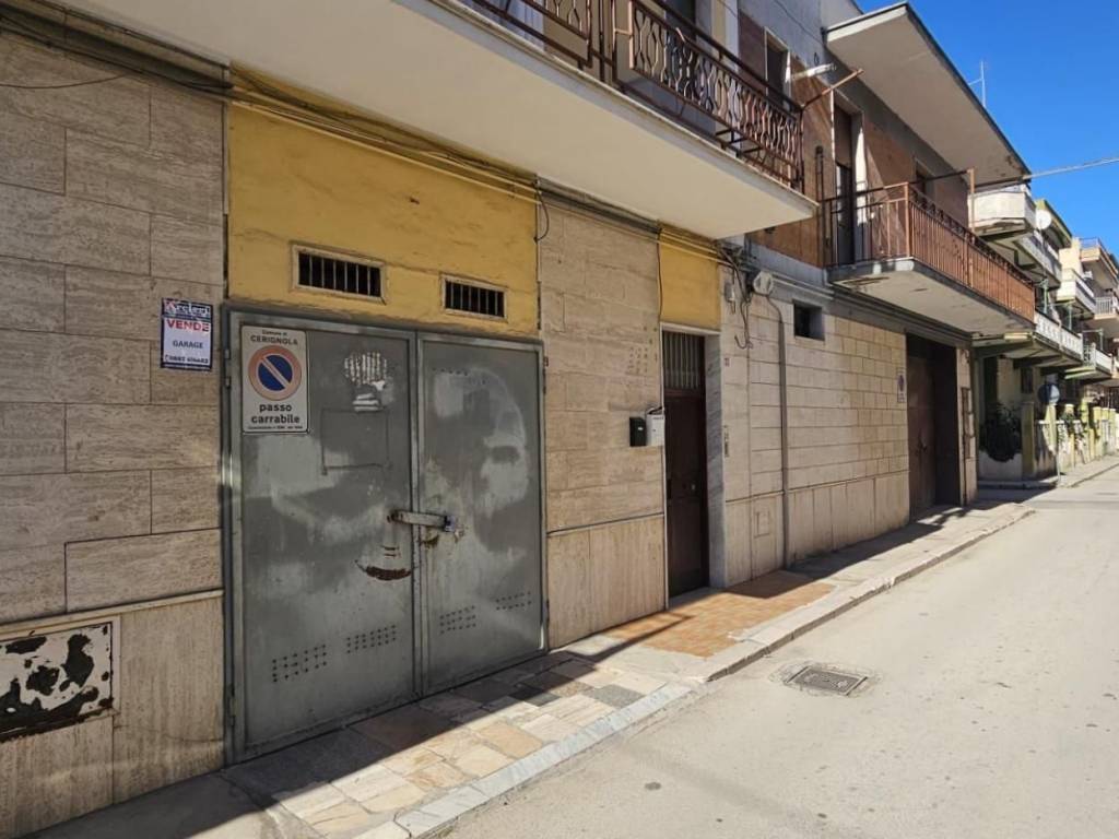 Box / garage a Cerignola in Via Bressanone, 9 - Foto 2