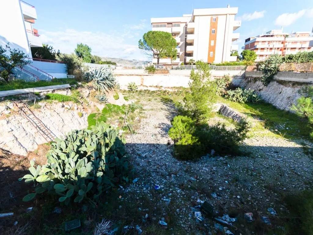 Terreno a Manfredonia in Via Tenente Sinigallia No Number - Foto 2