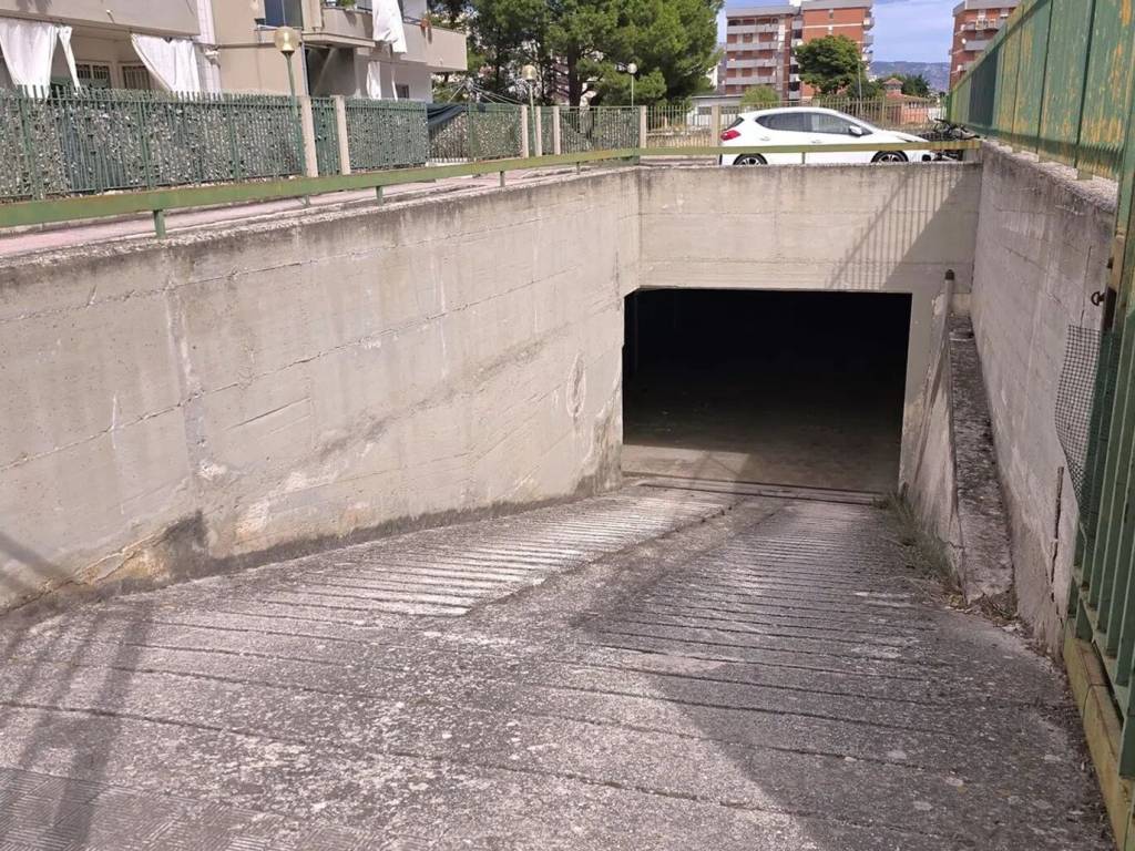 Box / garage a Manfredonia in Via Orto Sdanga, 96 - Foto 4