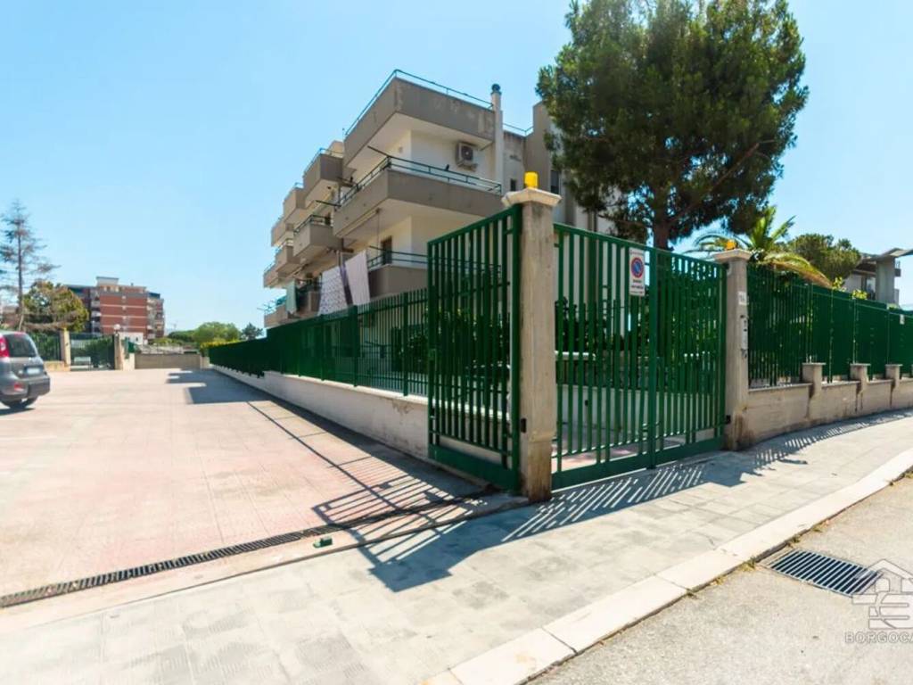 Box / garage a Manfredonia in Via Orto Sdanga, 96 - Foto 2