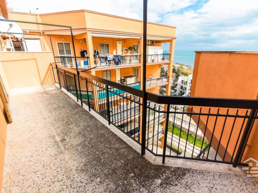 Appartamento a Manfredonia in Viale Giuseppe Di Vittorio, 151 - Foto 4