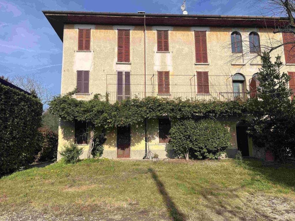Villa a Sesto calende in Via Oriano - Foto 3