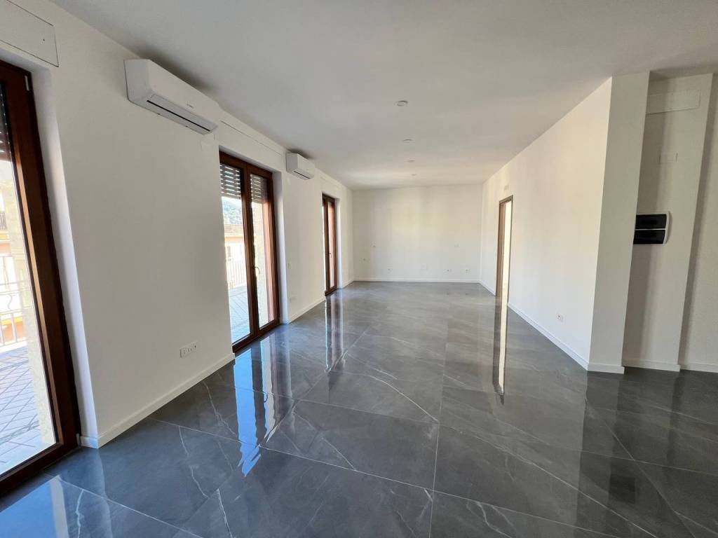 Attico / mansarda a Salerno in Via Paolo De Granita, 2 - Foto 3