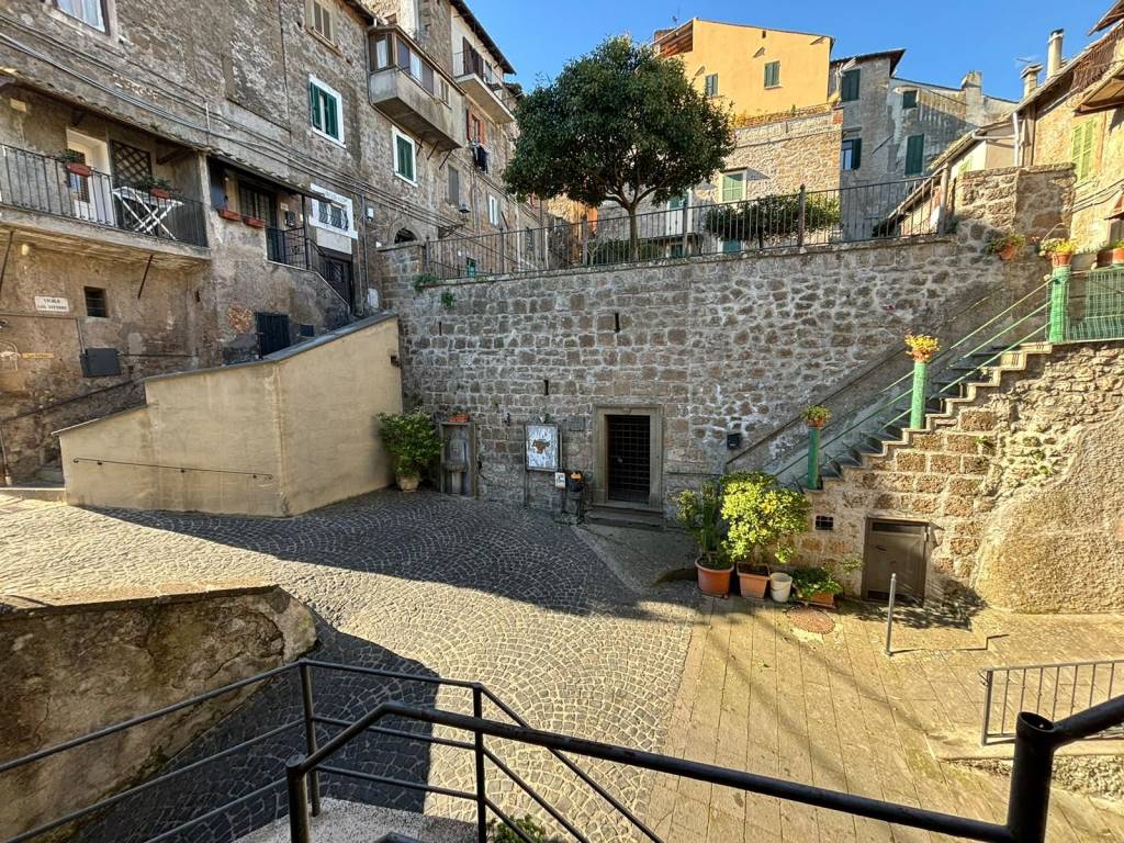 Appartamento a Vallerano in Via Porta Nuova - Foto 2