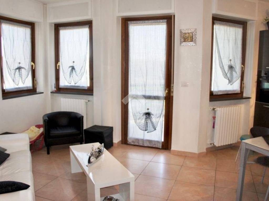 Appartamento a None in Via san francesco da paola, 5 - Foto 2