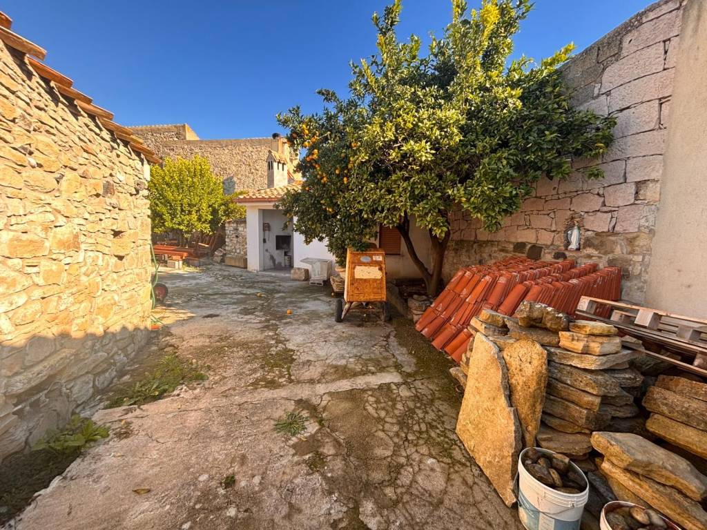 Casa indipendente a Barumini in Via Parrocchia - Foto 4
