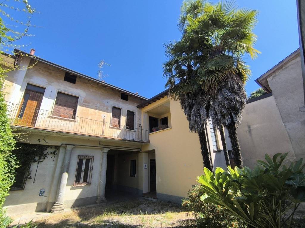 Appartamento a Carnago in Via Giuseppe Garibaldi, 5 - Foto 2