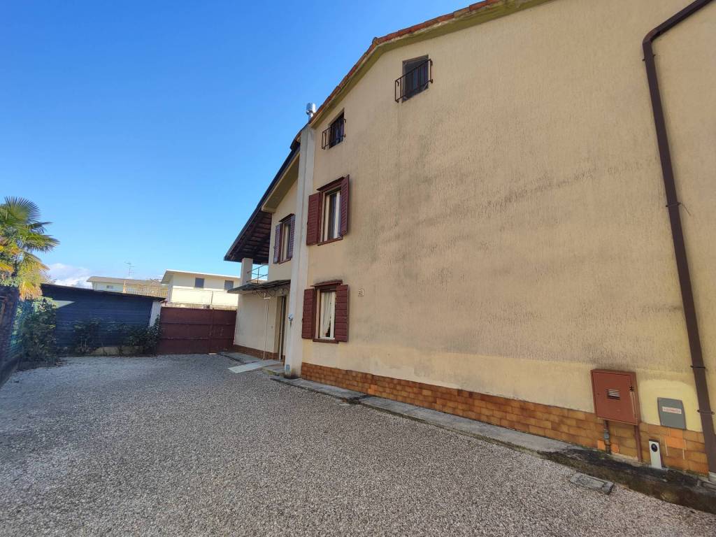 Villa a Capriva del friuli in Via Roma, 30 - Foto 2