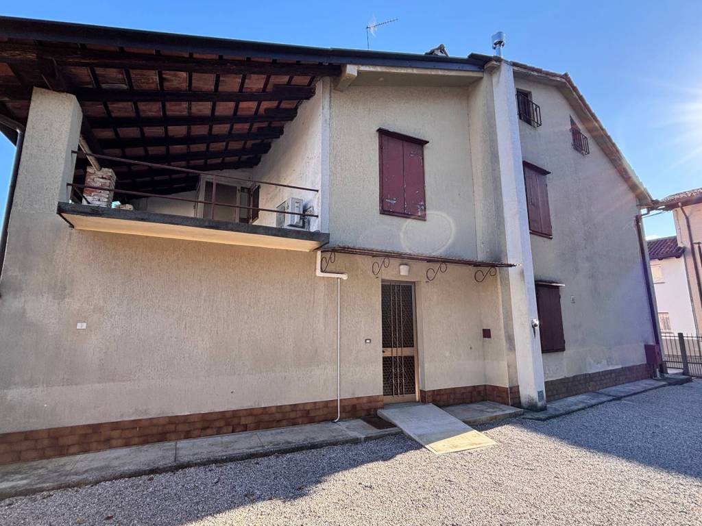 Villa a Capriva del friuli in Via Roma, 30 - Foto 3