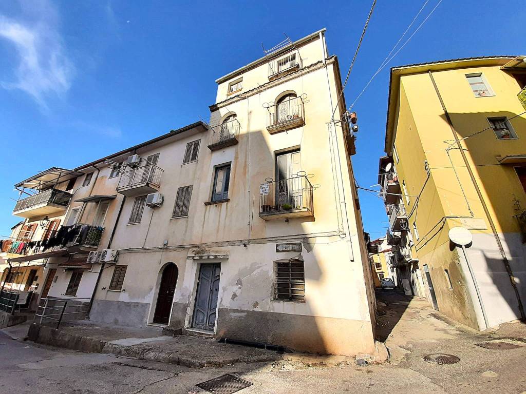 Casa indipendente a Lamezia terme in Via Duca di Genova, 15 - Foto 2