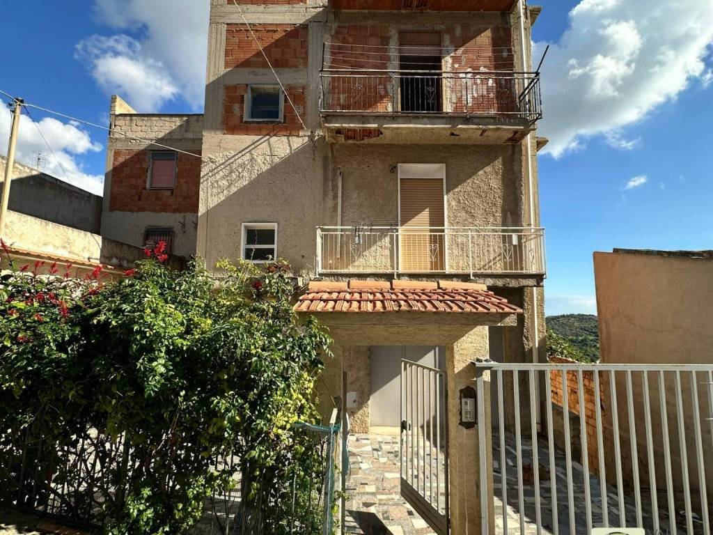 Palazzo / stabile a Noto in Piazza Sacro Cuore - Foto 3